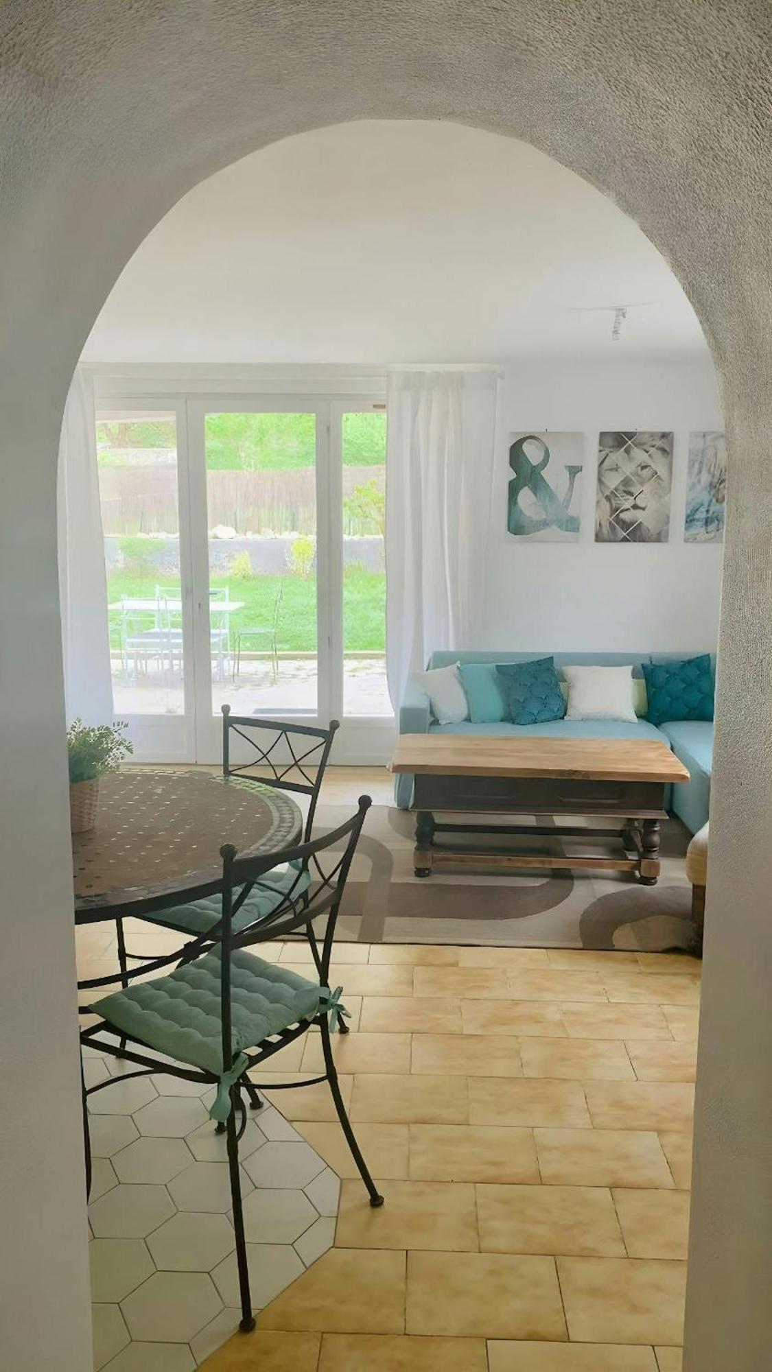 Le Coccoon Ain Apartment Virignin Екстериор снимка